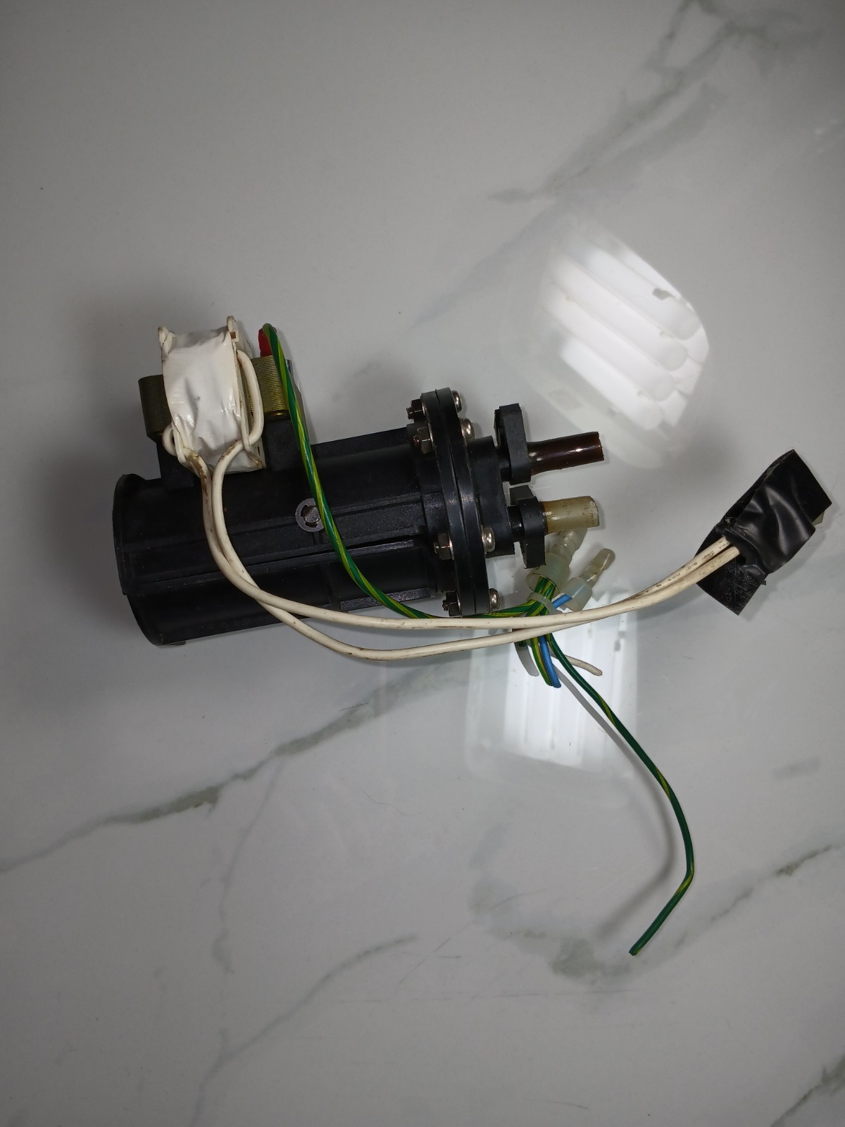 1 Jobo Air Pump ATL 3 MADE IN Japan 220-240 VOLTS PARTS ONLYNO RETURNS UNTESTED