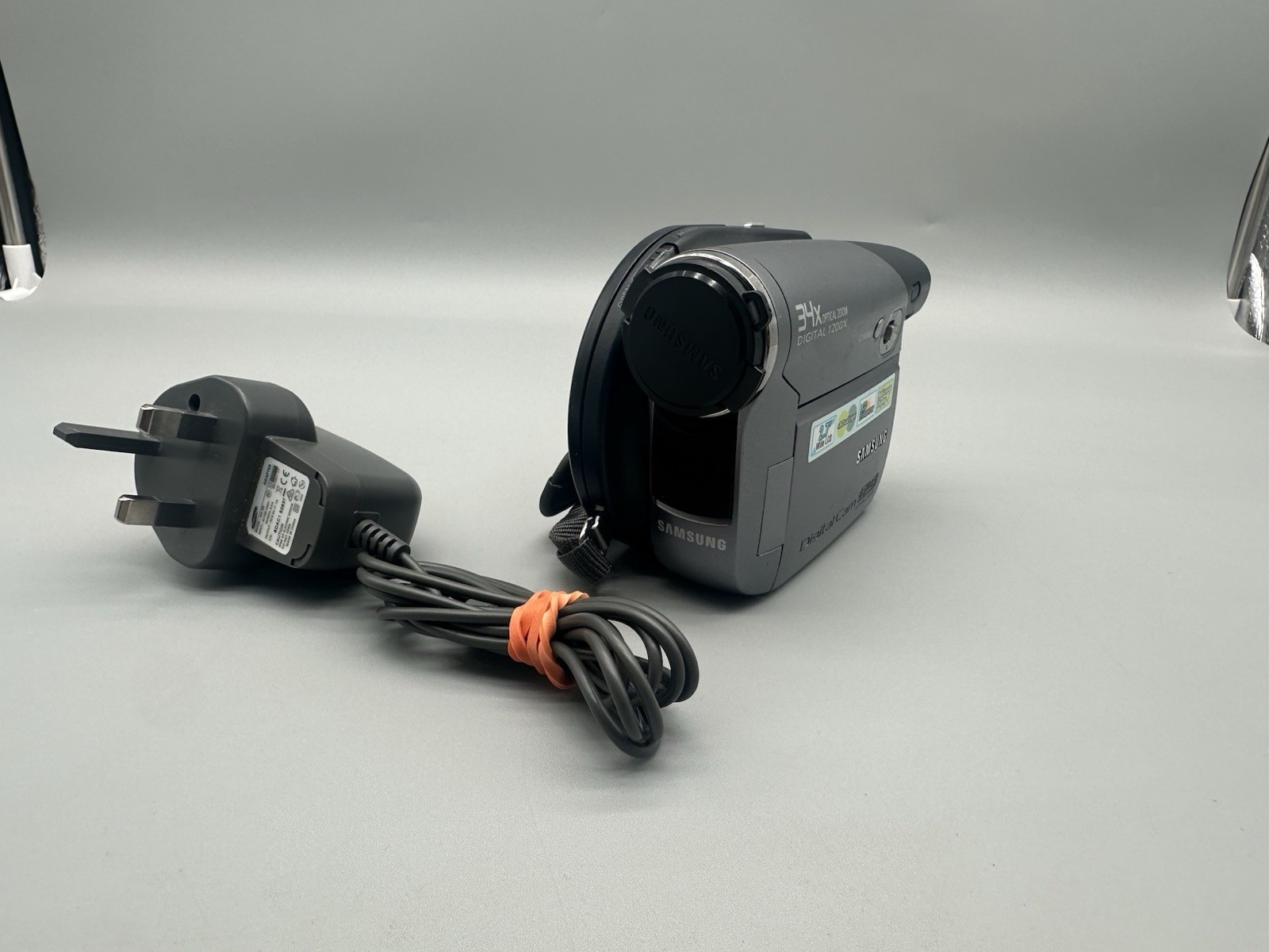 Samsung VP-DC171W Handheld DVD-RW Camcorder Silver Tested