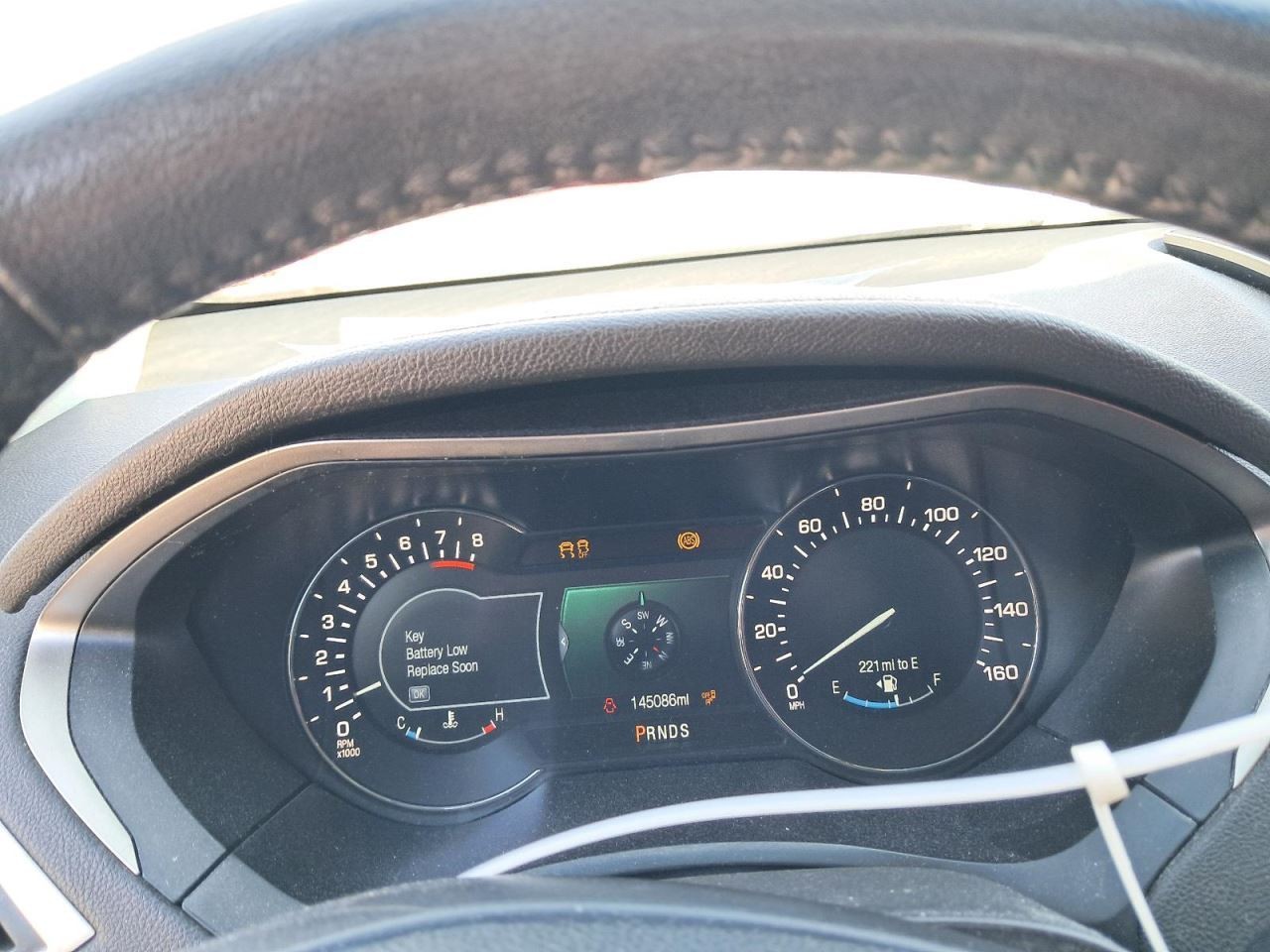 MKZ 2014 Glove Box 4874091