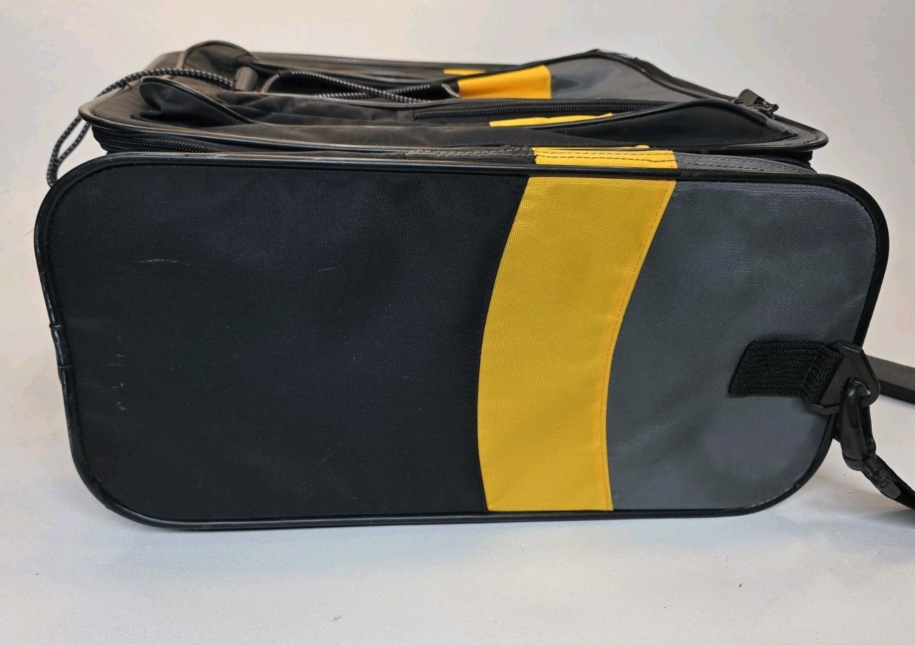 Golds Gym Workout Gym Bag With Shoulder Strap 17" x 15" x 9"