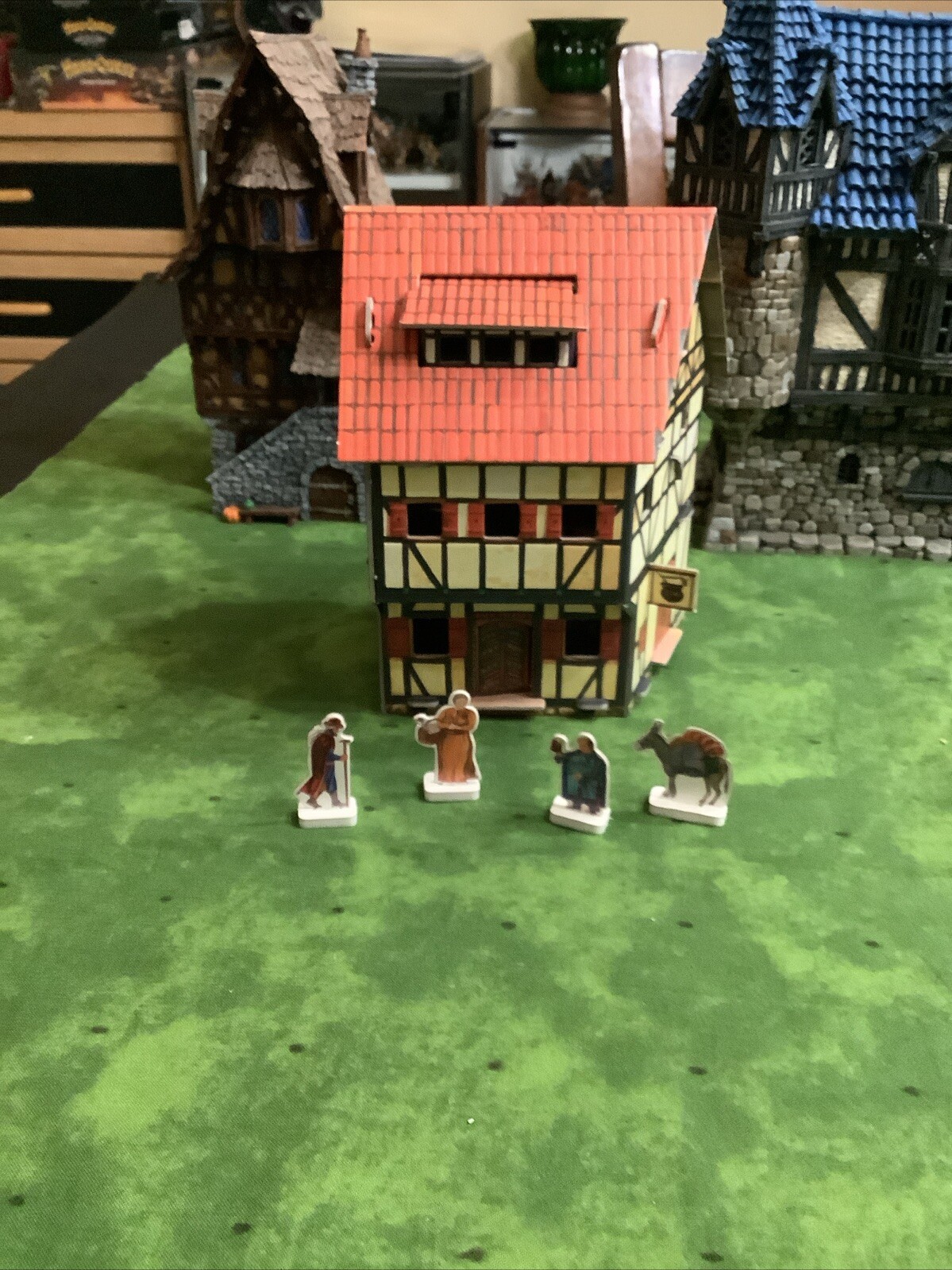 Clever Paper-Fantasy Wargame Terrain -Warhammer,  AOS, Ad&d RPG TAVERN MODEL