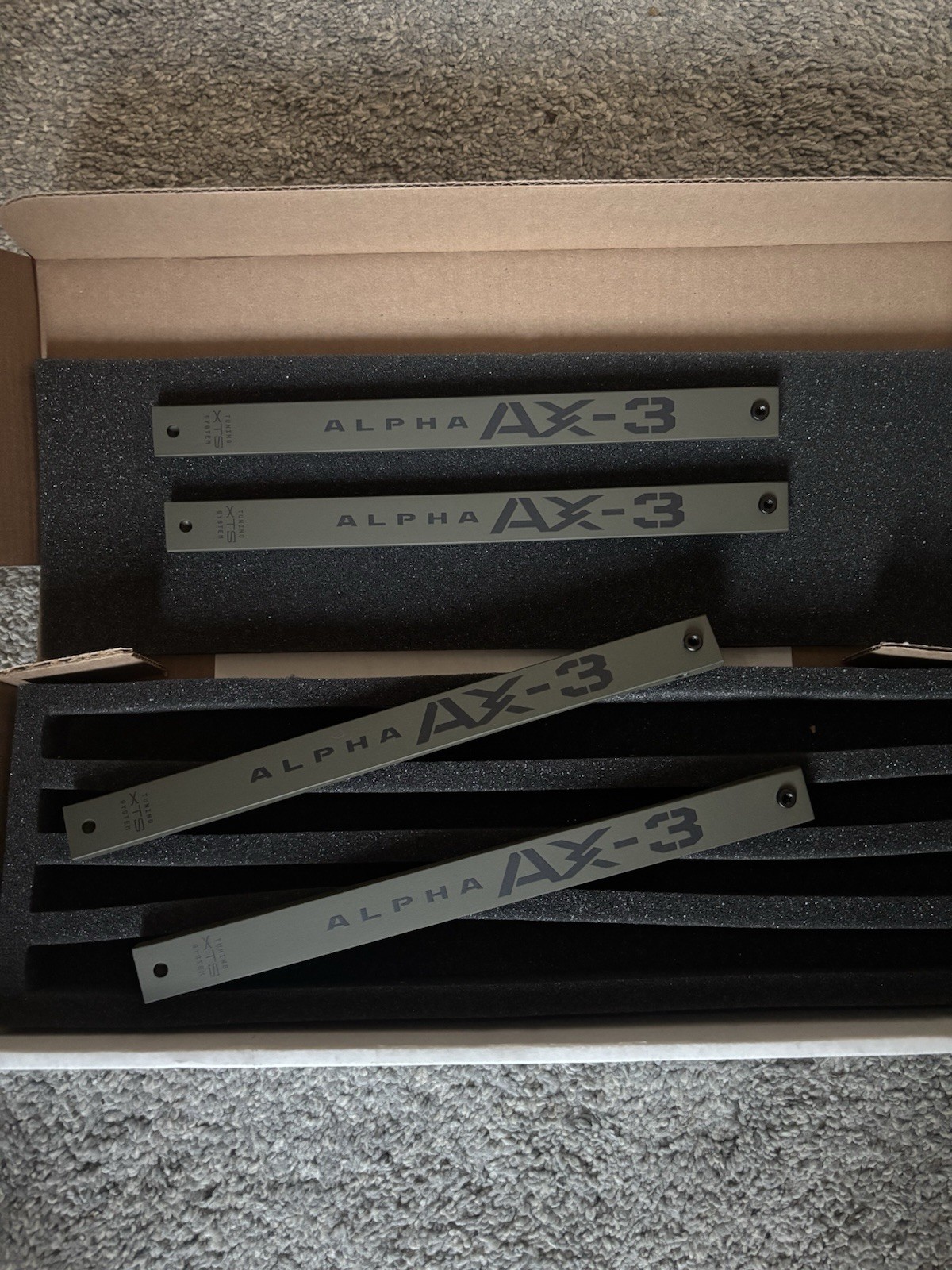 Hoyt AX3 33 Limbs 70# Wilderness Green