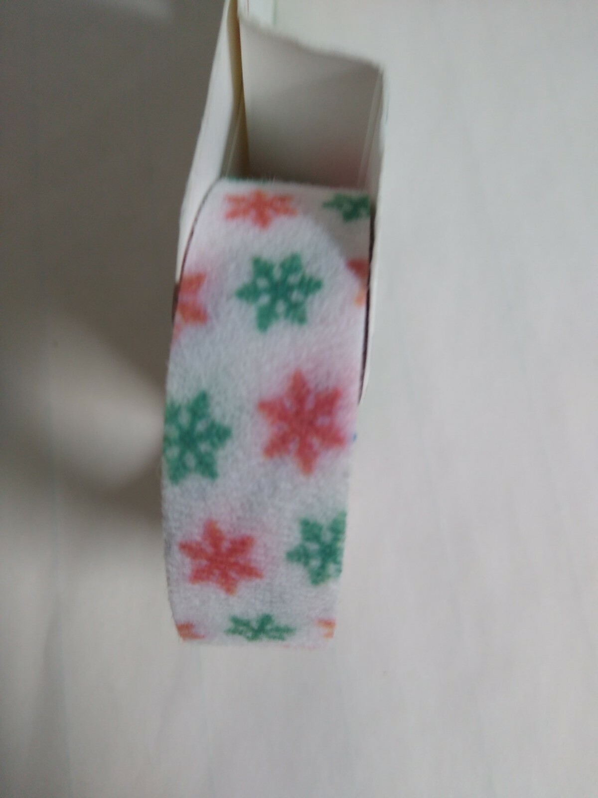 VELCRO(R) Brand Holliday Decor Wrap 10ft x 3/4in - NEW