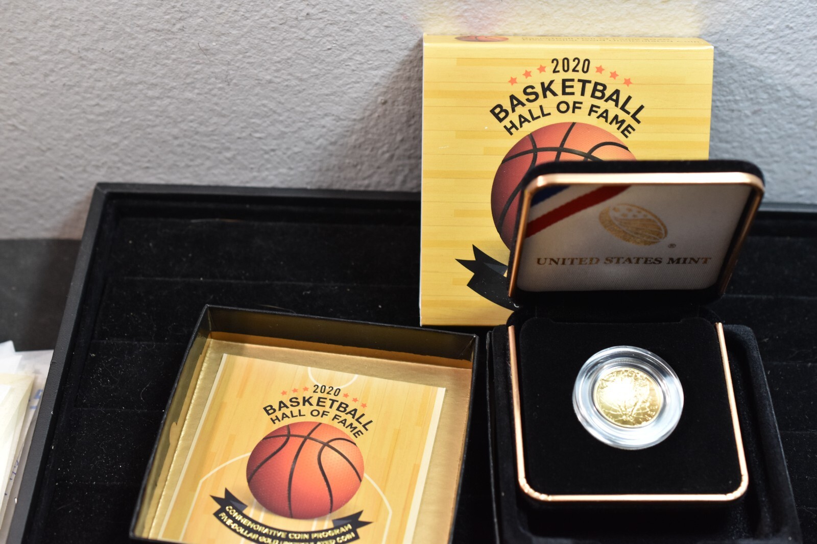 US 2020 W BASKETBALL HALL OF FAME $5 GOLD COIN -UNC-MINTAGE 3,263