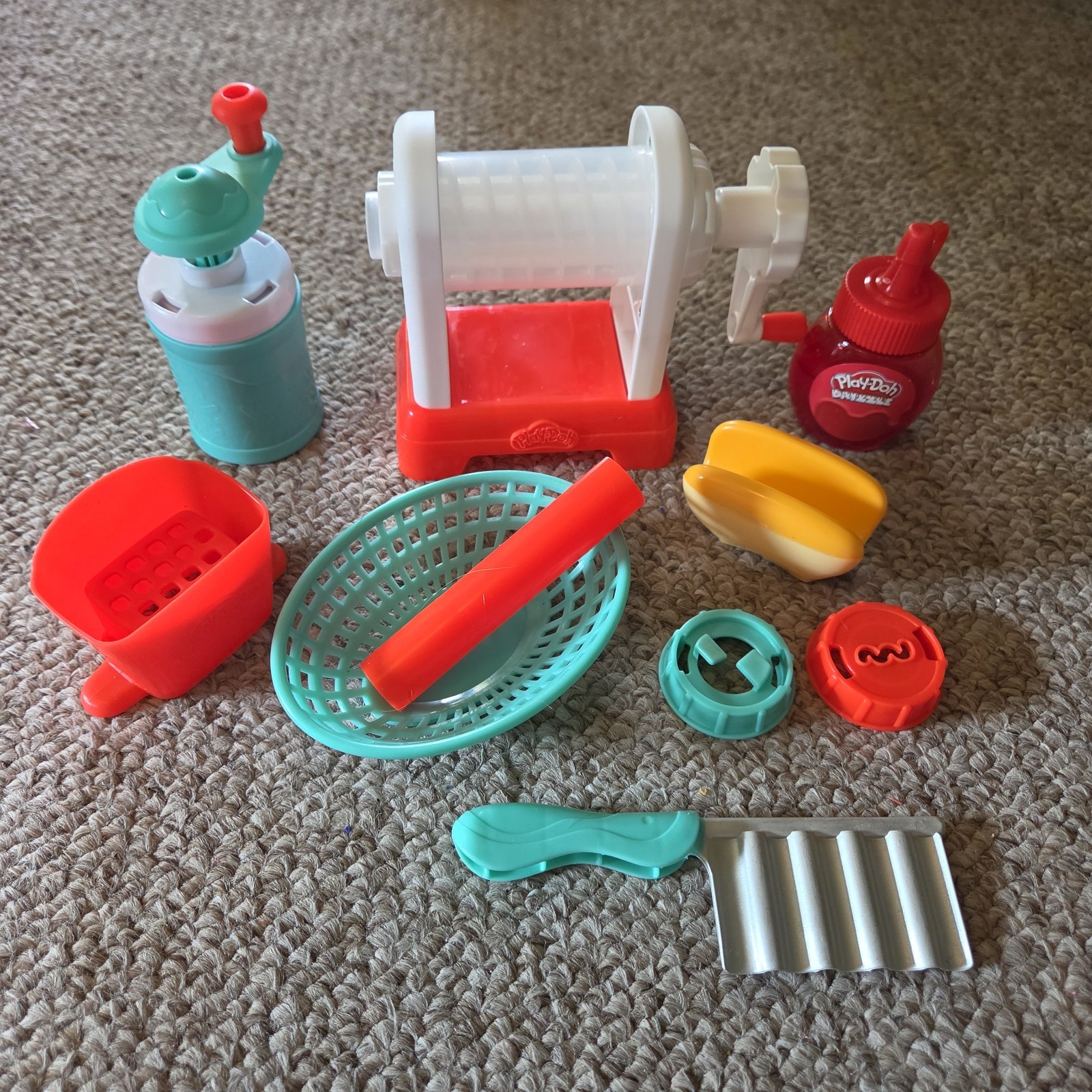 Hasbro Play-Doh Kitchen Creations Spiral Fries Playset - Complete - No Play-Doh