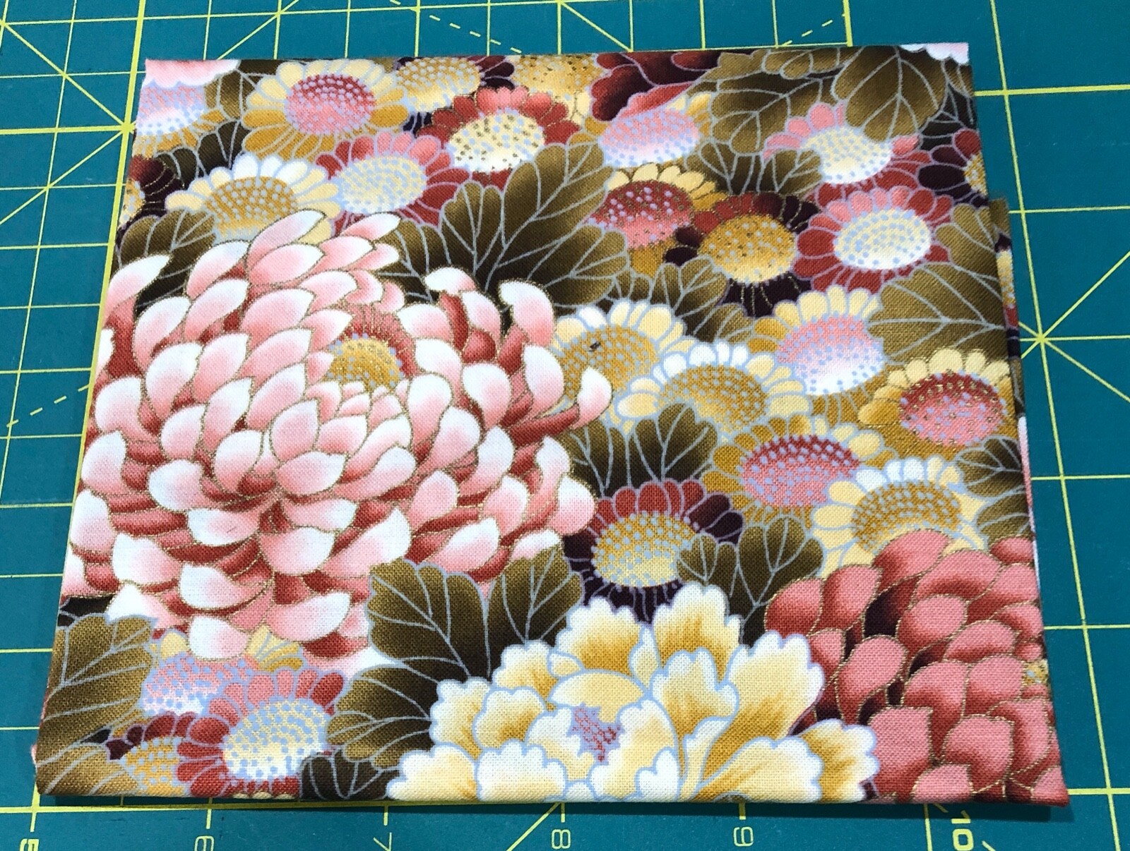 QUILTER'S QUALITY COTTON FAT QUARTER