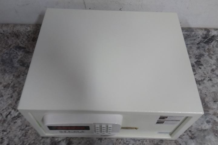 Mesa Safe Company MHRC916E 1.2 Cu Ft Capacity Digital Combination Hotel Safe