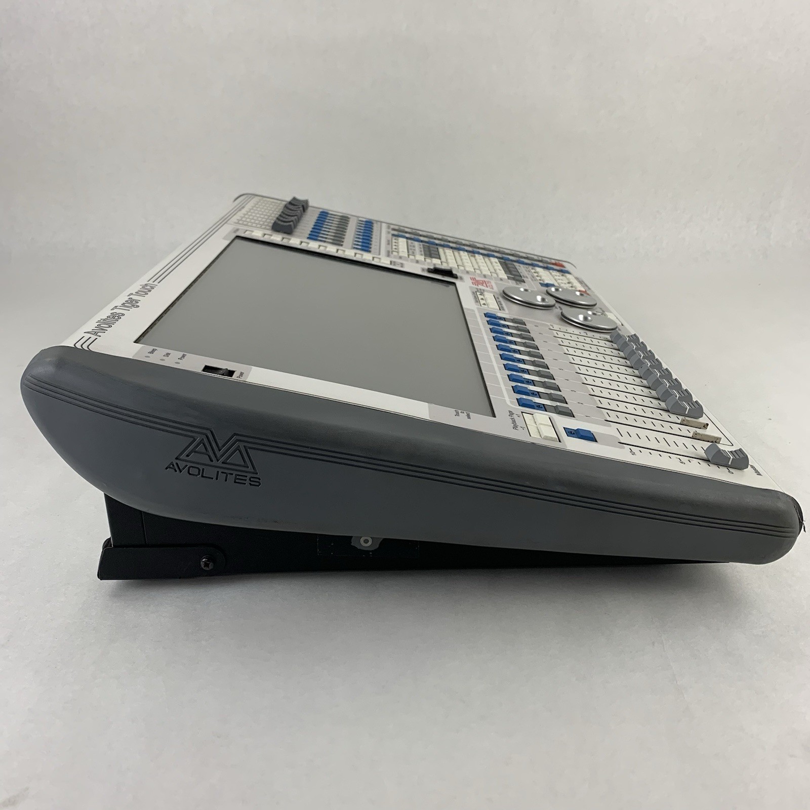 Avolites Tiger Touch Lighting Control Console Screen Has Line Bad Controls