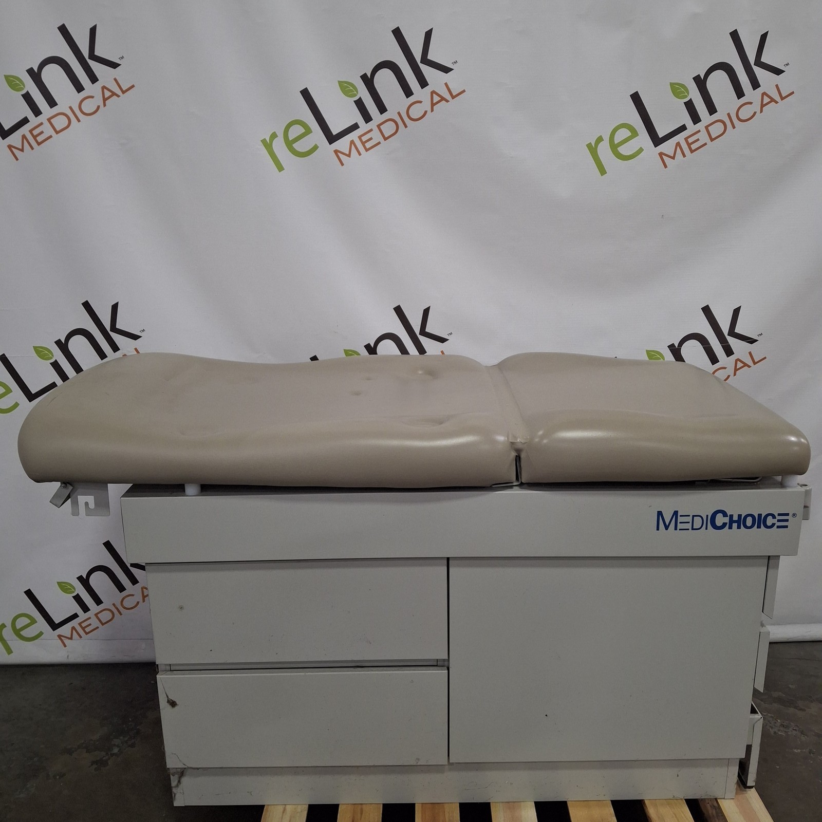 UMF Medical 5140 Exam Table