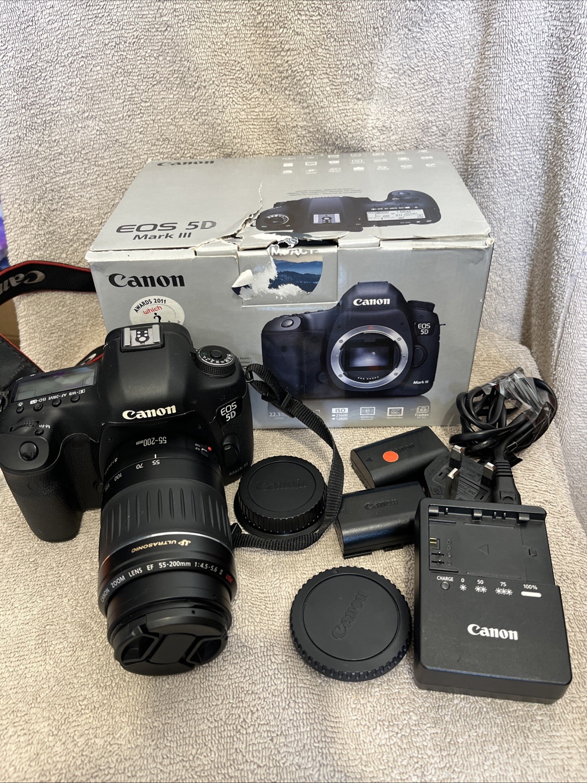 Canon 5D Mark III DSLR Camera EF 55-200mm 3 Batteries Boxed Great Condition