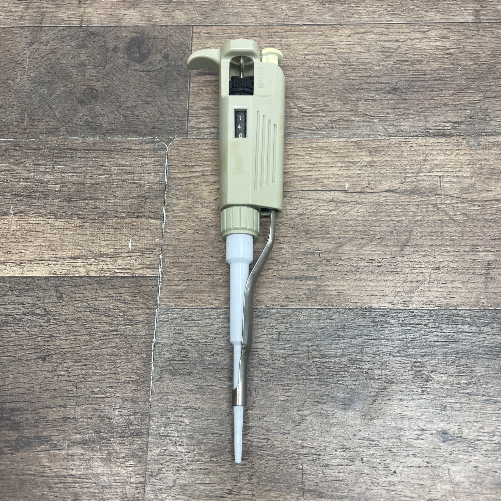 Oxford Pipette Micropipette 2-20 ul