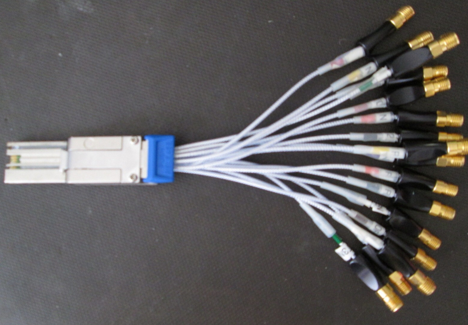 Mini SAS SFF-8088 to coax breakout test cable 16 RF 3.5mm Female connectors