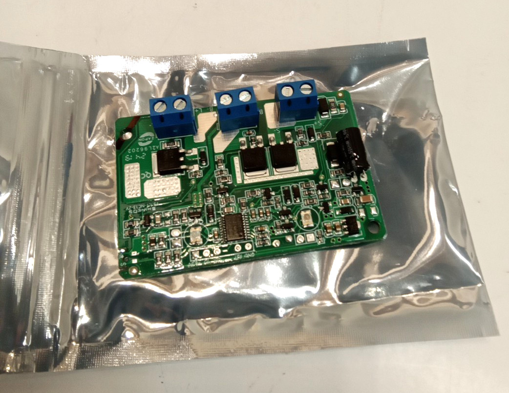 Lumiax Shine05 V3.1.1 2.03.2.5.0033 Solar Charge Controller Circuit Board 12V 5A