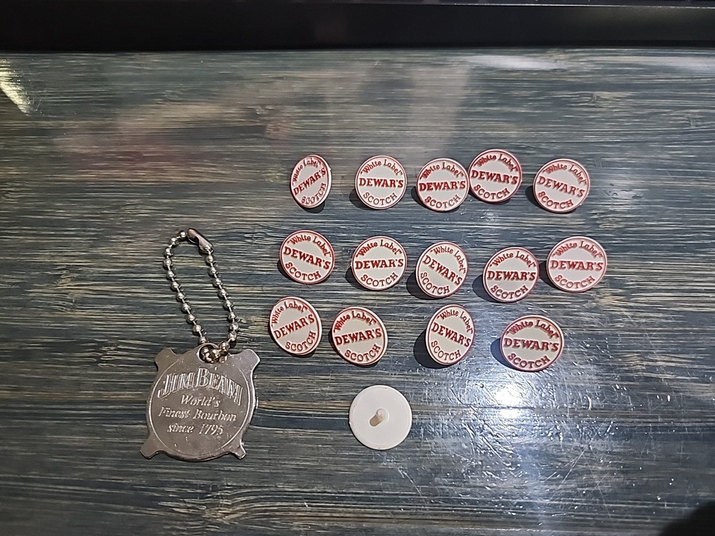 VTG Lot of 15 Plastic Golf Ball Markers Dewars Vintage W/Jim Beam 4 Way Keychain