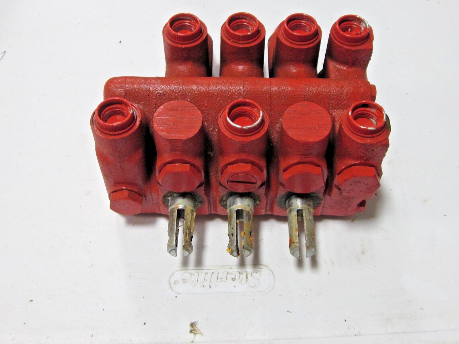 Cessna 3 spool hydraulic valve from Massey 1 Double acting and 2 single acting