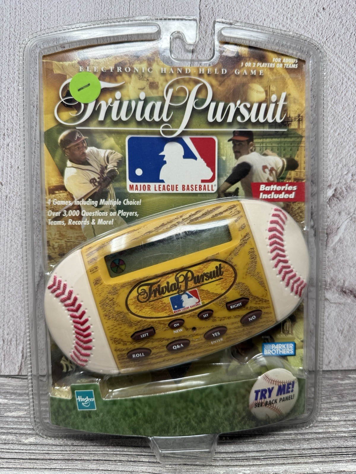 Trivial Pursuit Electronic Hand Held Major League Baseball Fast Shipping MLB