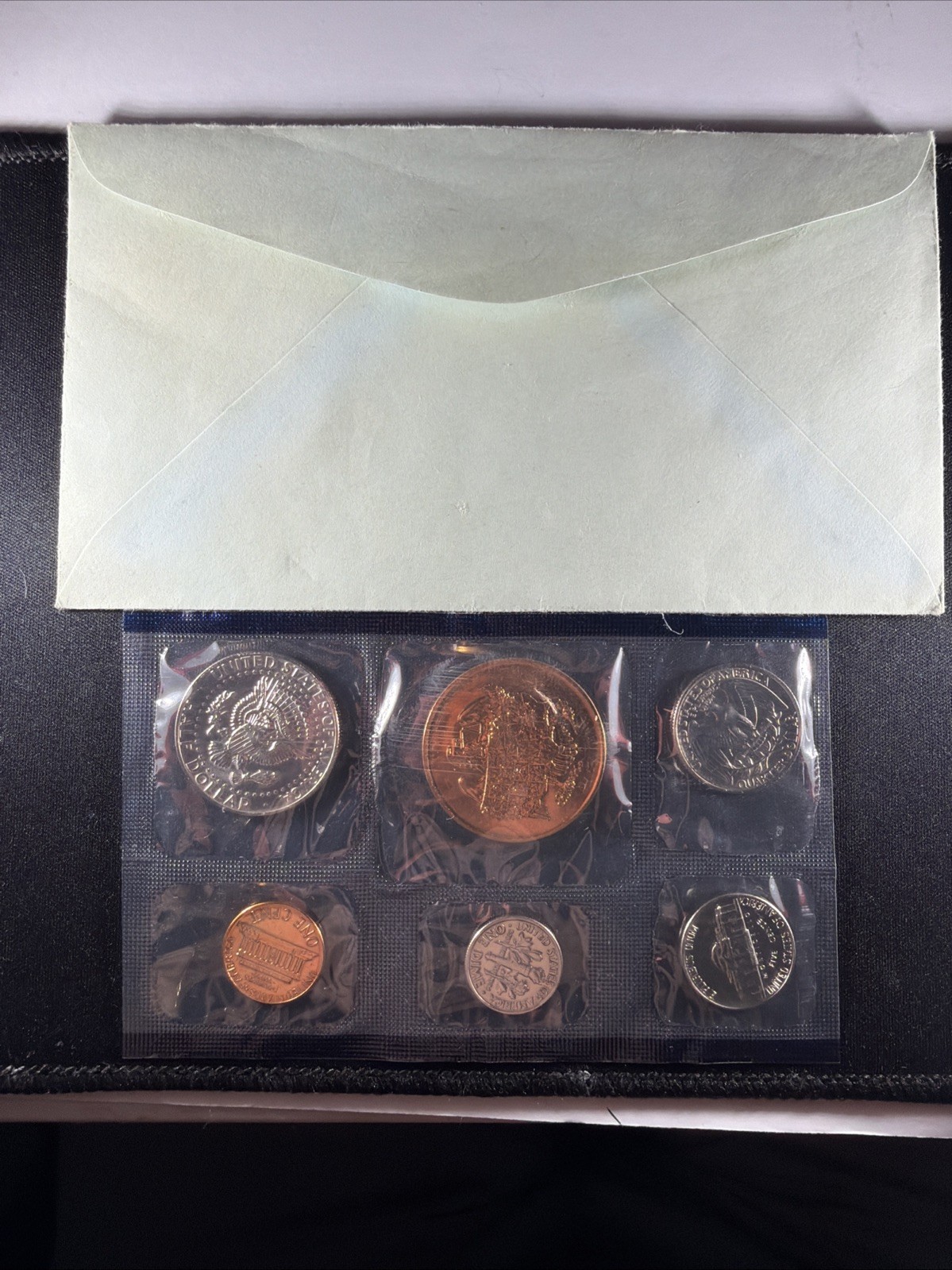 1983 Philadelphia Souvenir Mint Set W/ Envelope