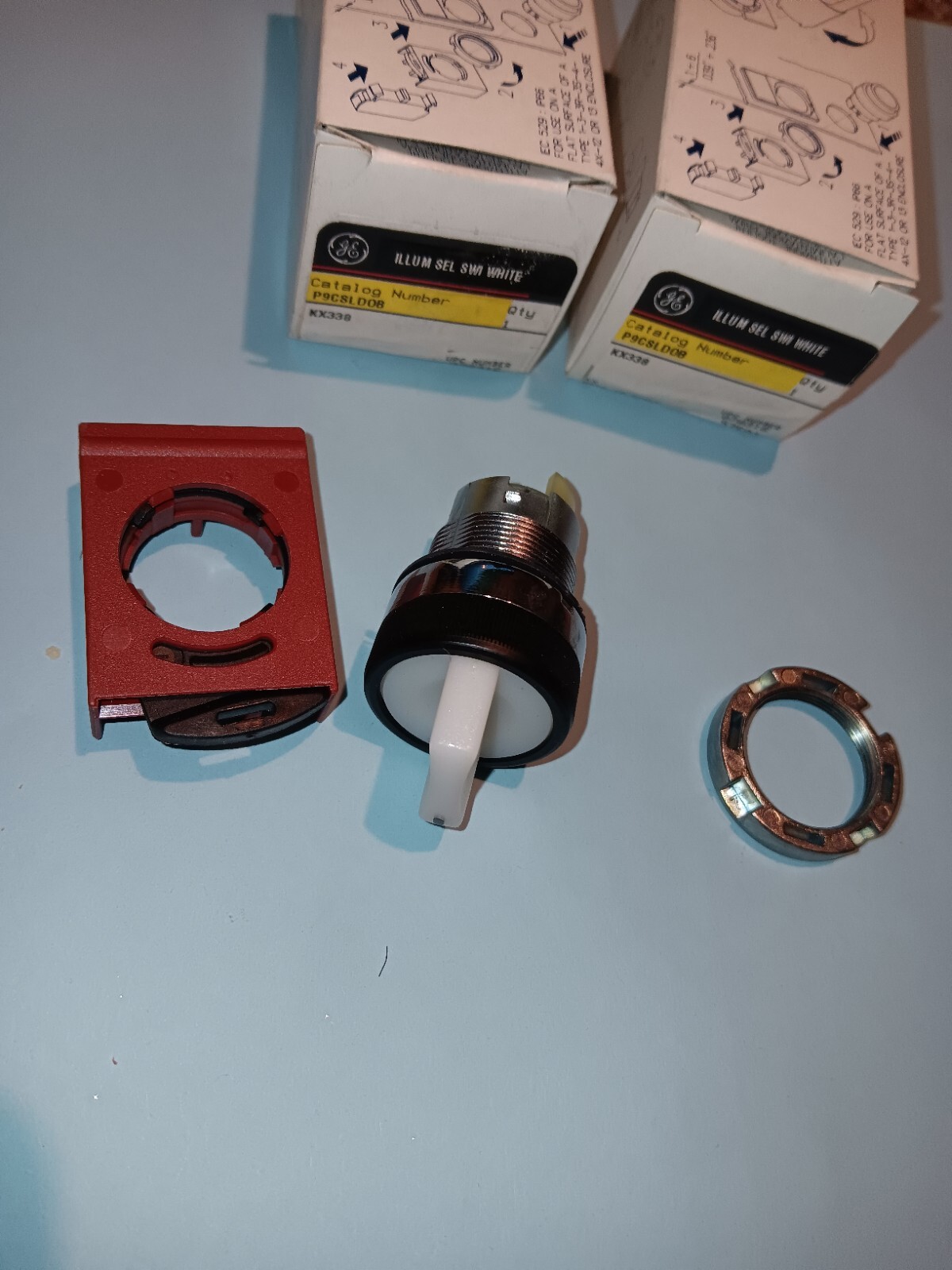 NEW LOT OF 2 GENUINE GENERAL ELECTRIC P9CSLD0B ILLUM SEL WHITE SELECTOR SWITCHES