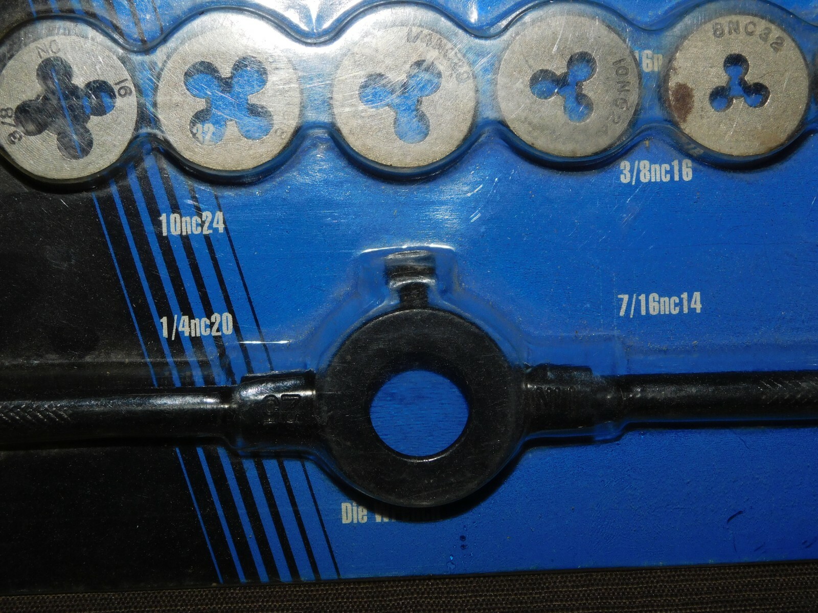 TOOL CACHE 8PC 8 PIECE DIE SET NEW IN PACKAGE