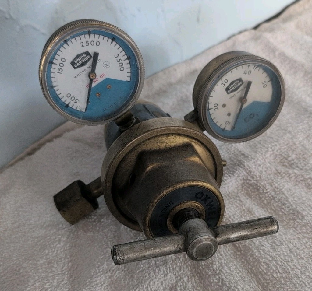 Union Carbide Oxweld CGA-320 Pressure Regulator