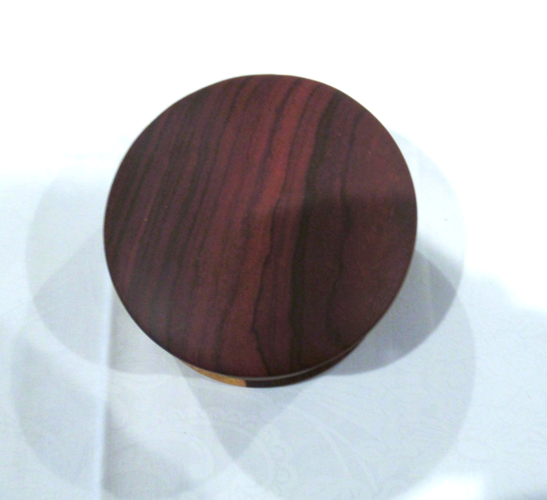 Two-tone wooden box 3.25" diameter