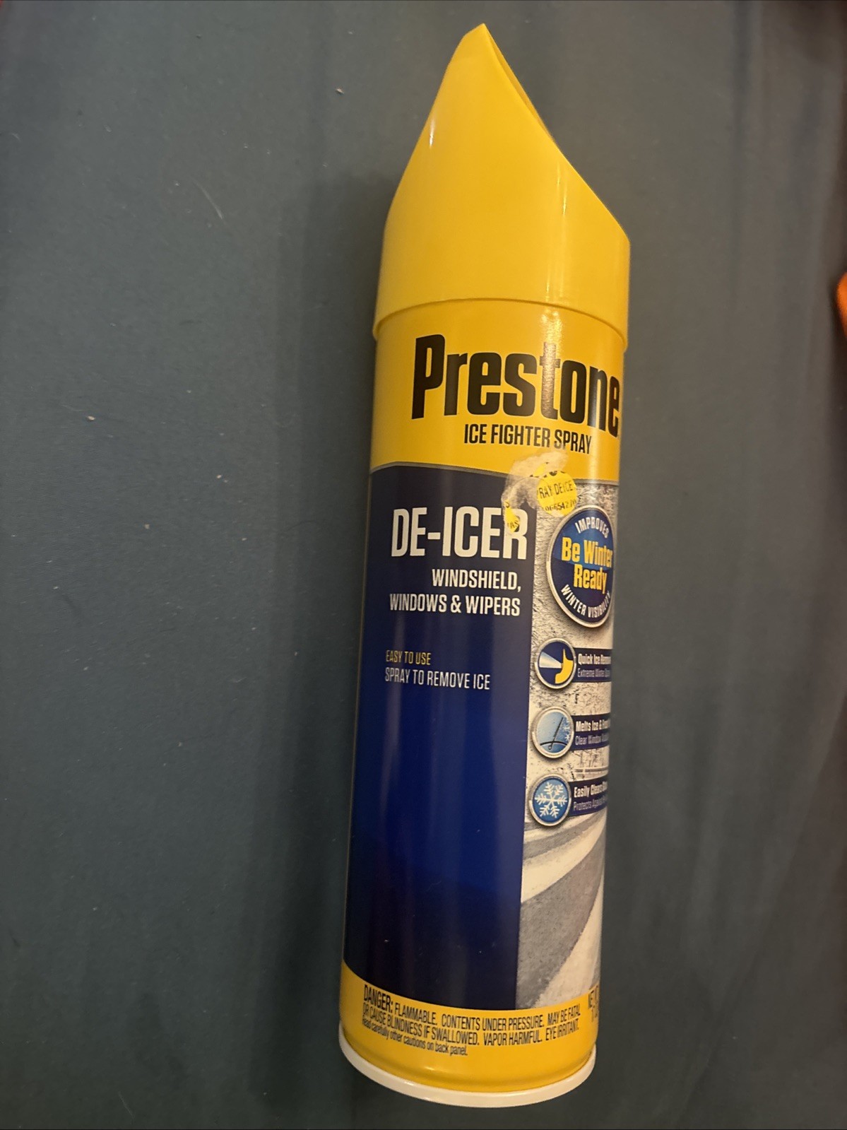 Prestone Windshield De-Icer-Spray Canister 17 oz Built In Ice Scraper Winter