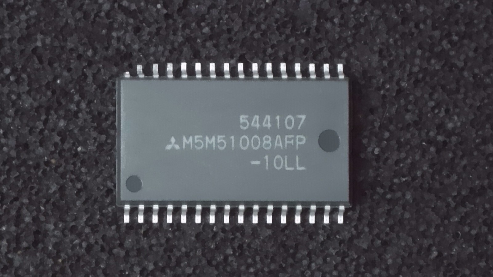 Mitsubishi M5M51008AFP-10LL 544107 SRAM IC - Brand New