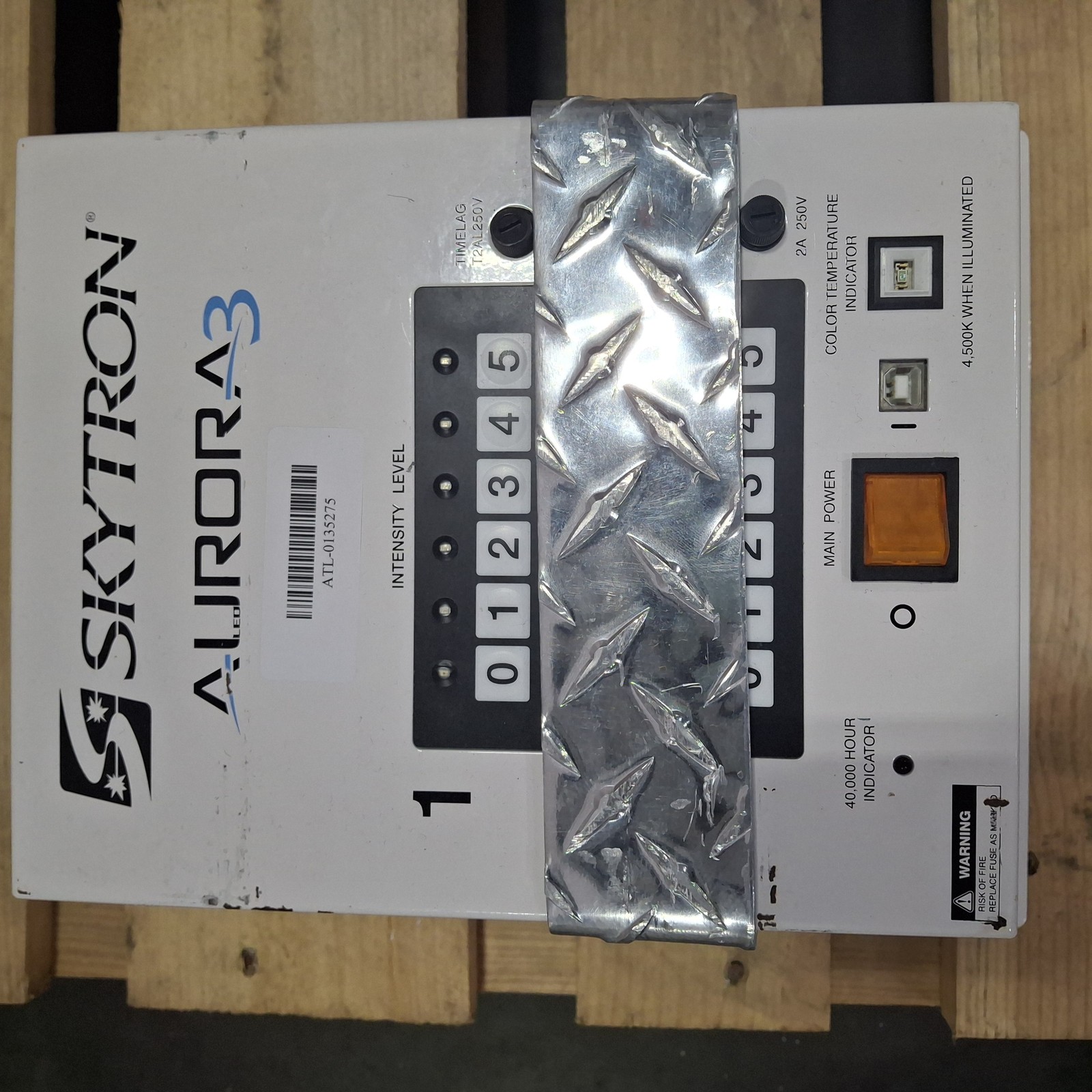 Skytron Aurora III Surgical Light