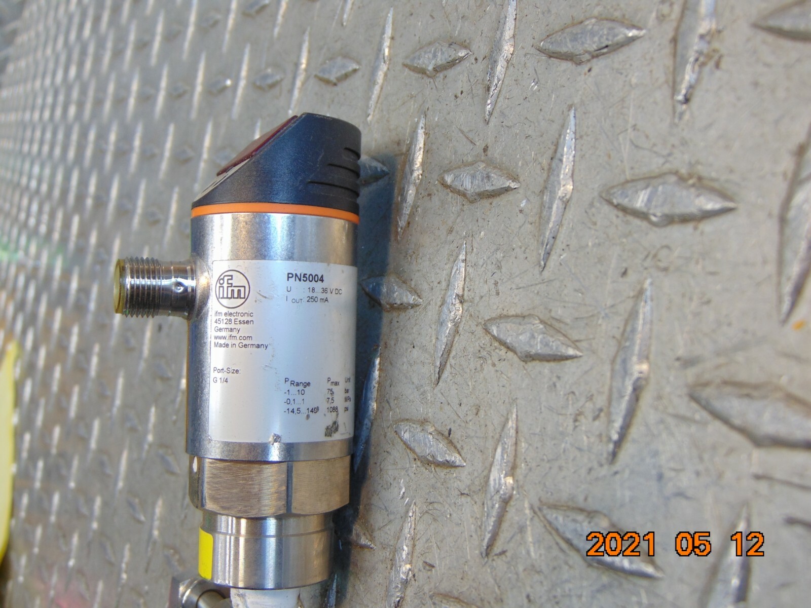 IFM EFECTOR PN5004 PRESSURE SENSOR - FREE SHIPPING