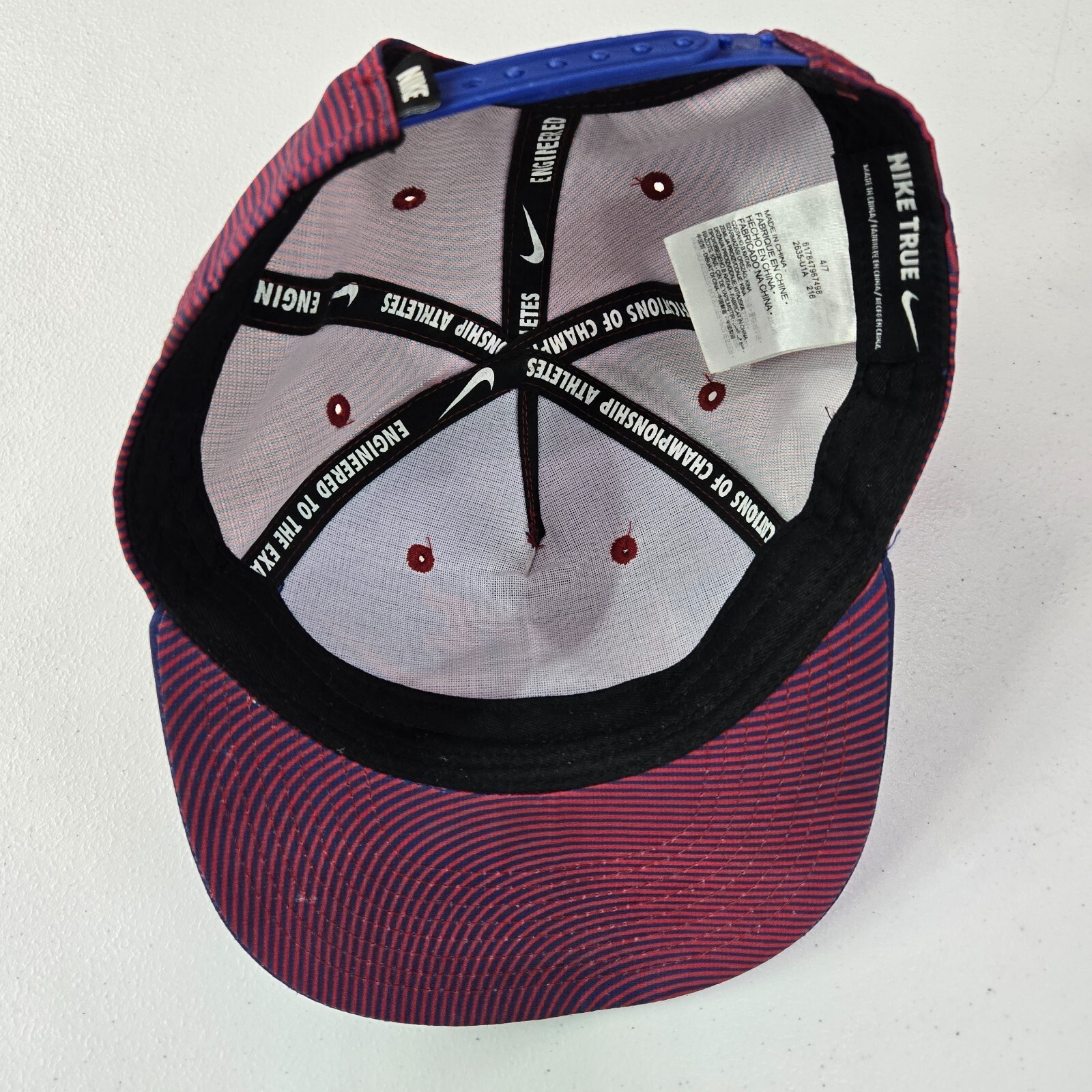 Nike Men Hat OS Blue And Red Striped Swoosh Snapback Cap Logo READ