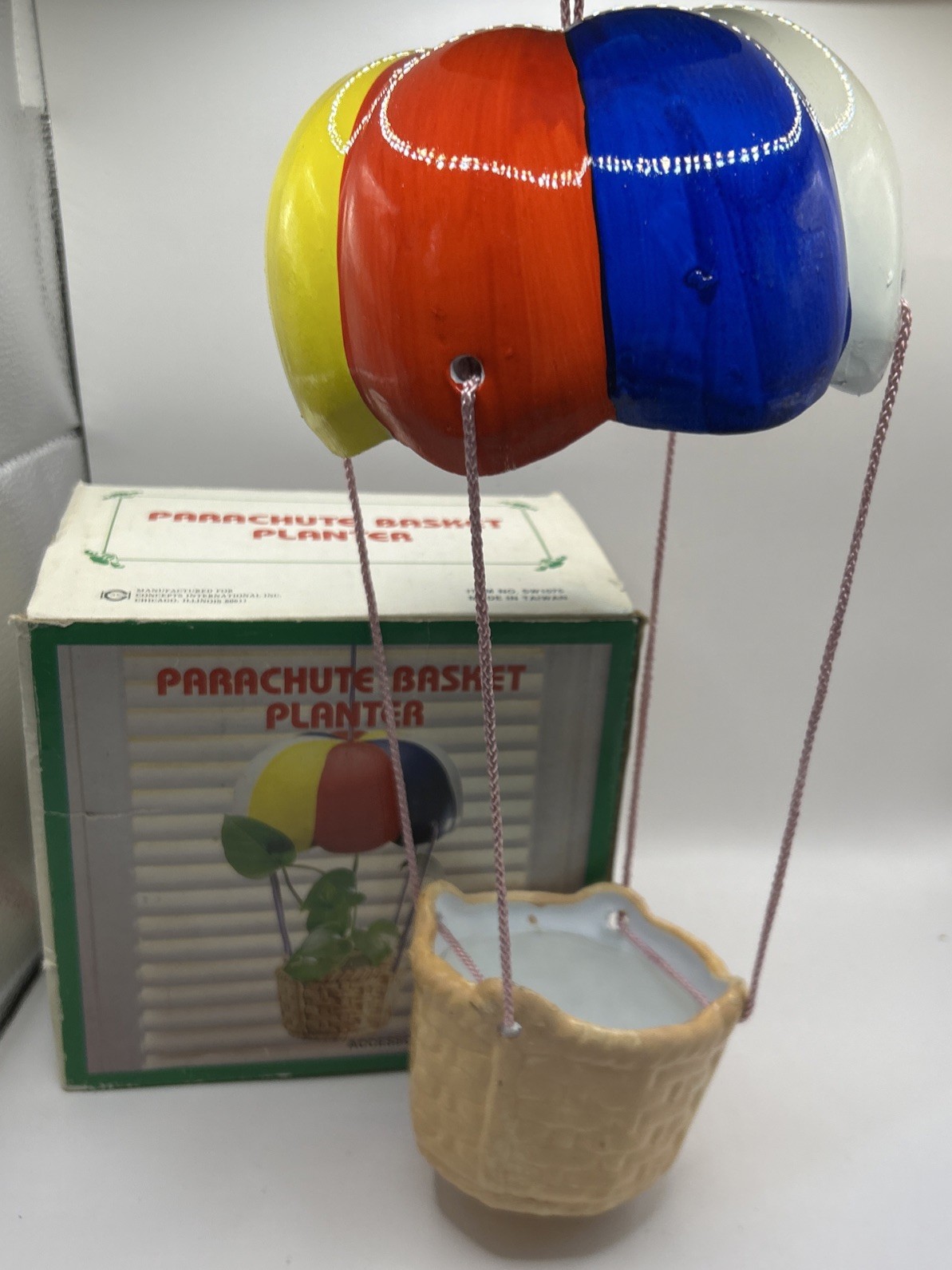 Parachute basket planter in original box