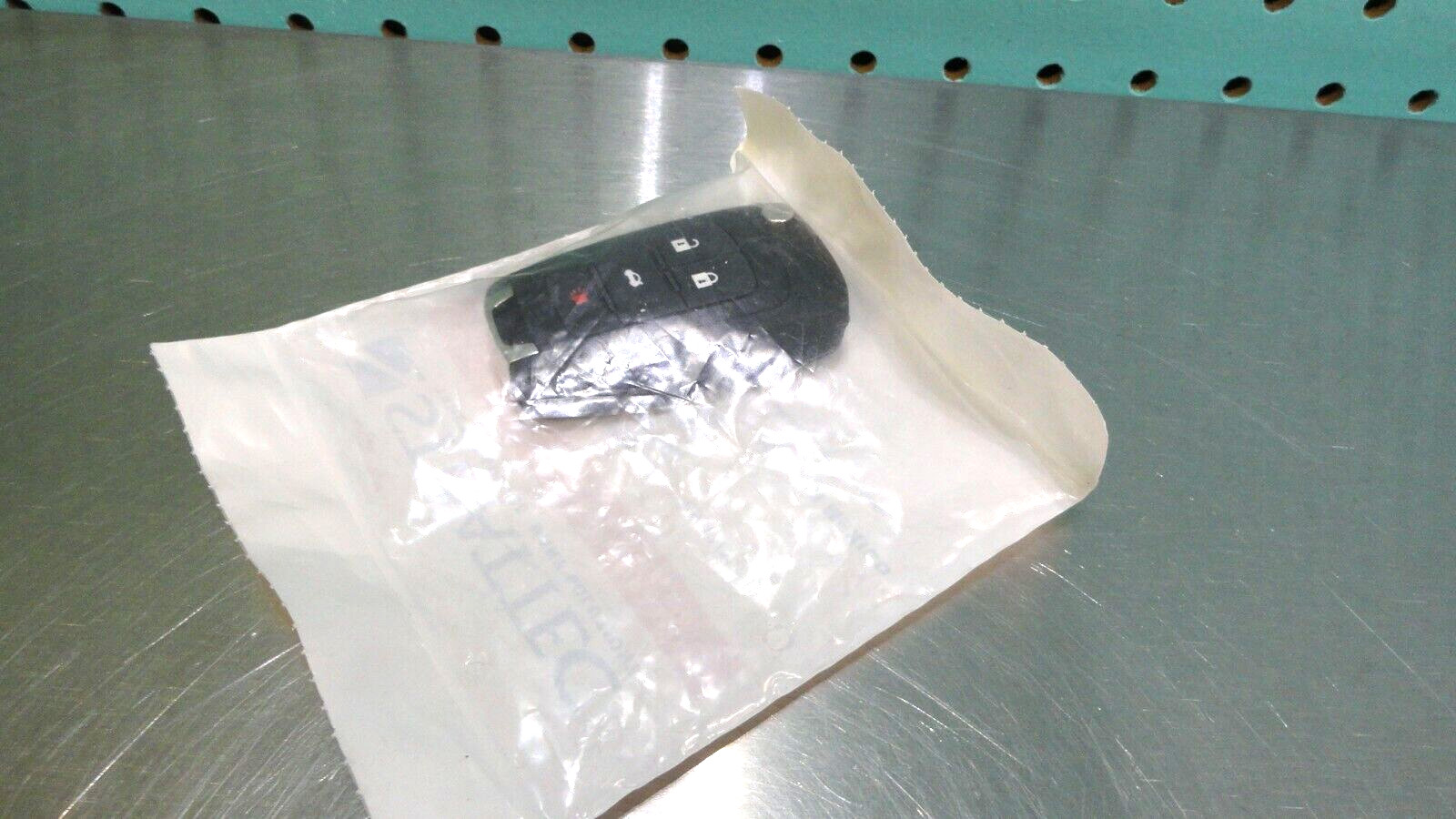 NOS OEM Genuine GM Dealership Strattec C25914 Remote Flip Key GMC Terrain