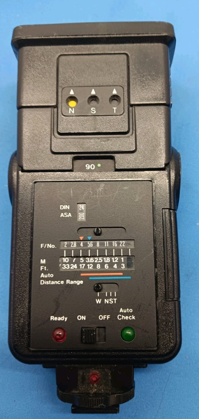 Quantaray Computerized Camera Body, Case, 3 Lenses, Flash Unit, Tint Lenses