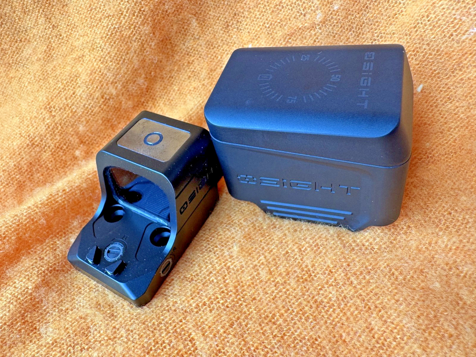 Olight Osight XR (with charging cover)