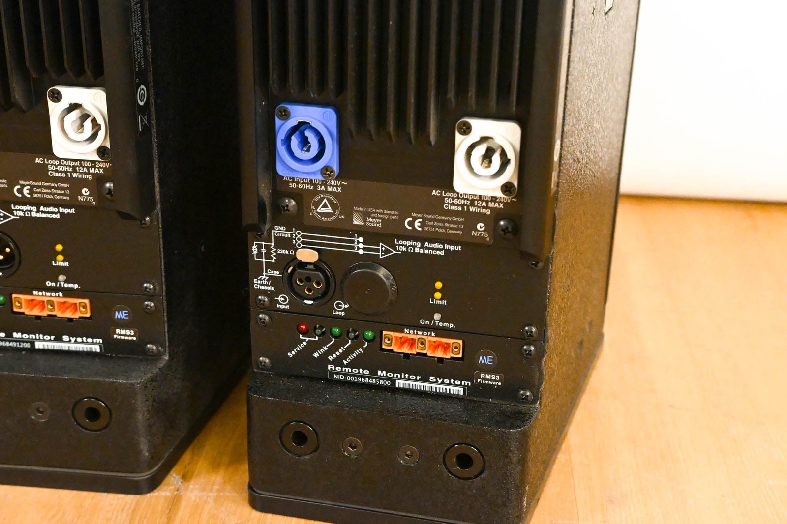 Meyer Sound M1D Ultra-Compact Curvilinear Array Loudspeaker (PAIR) CG01ZP9