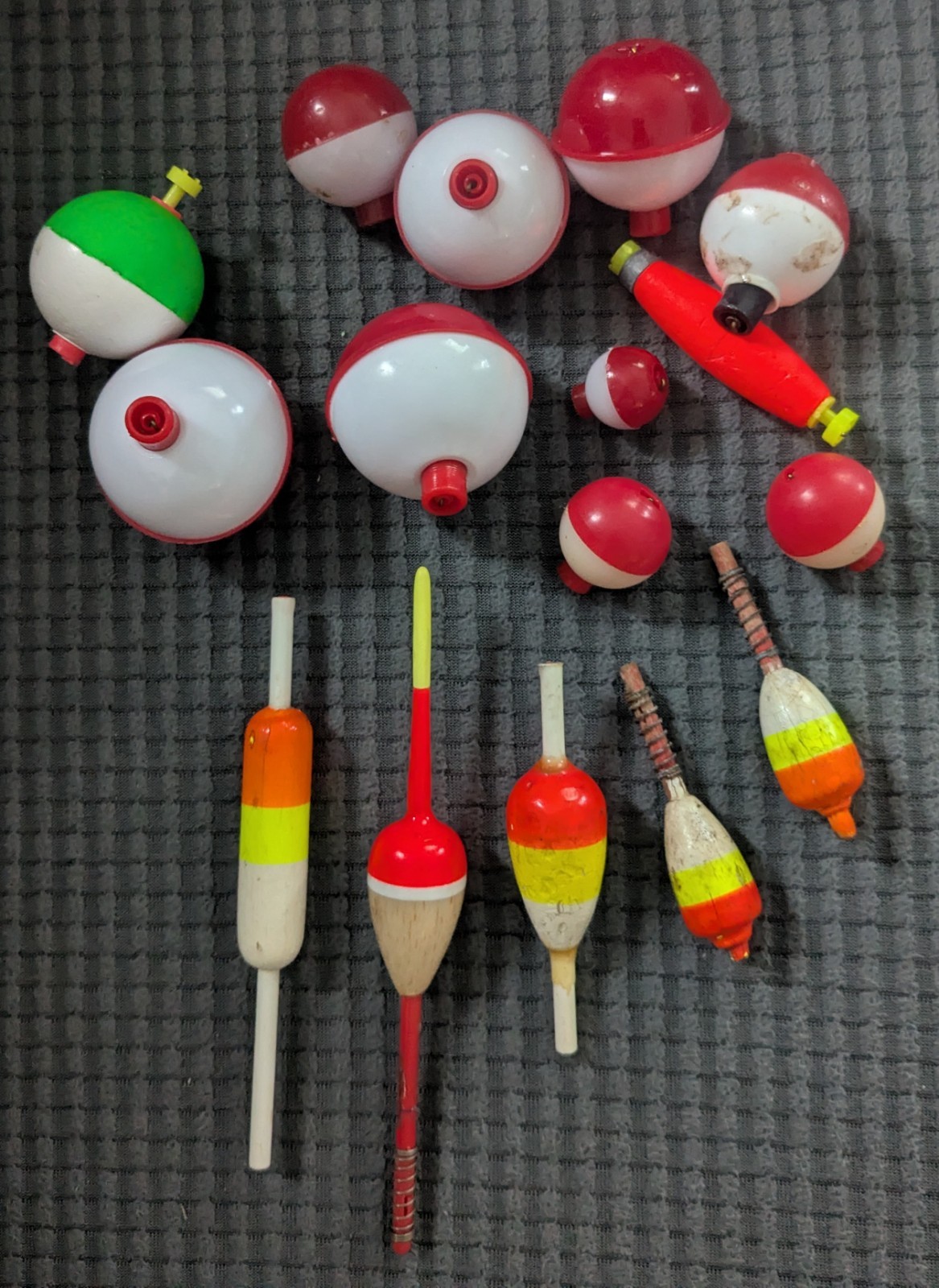 Vintage Wooden And Plastic Fishing Bobbers Lot of 16