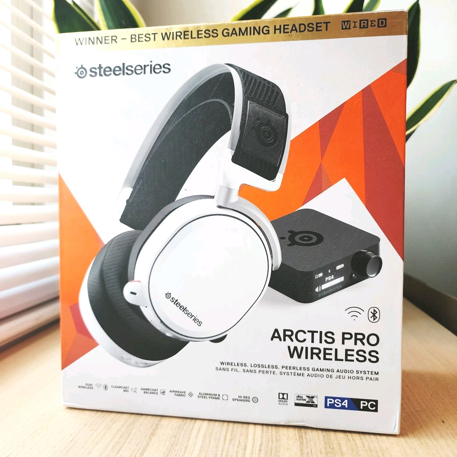 SteelSeries Arctis Pro Wireless Headset White, ClearCast Mic, Hi-Res Speakers