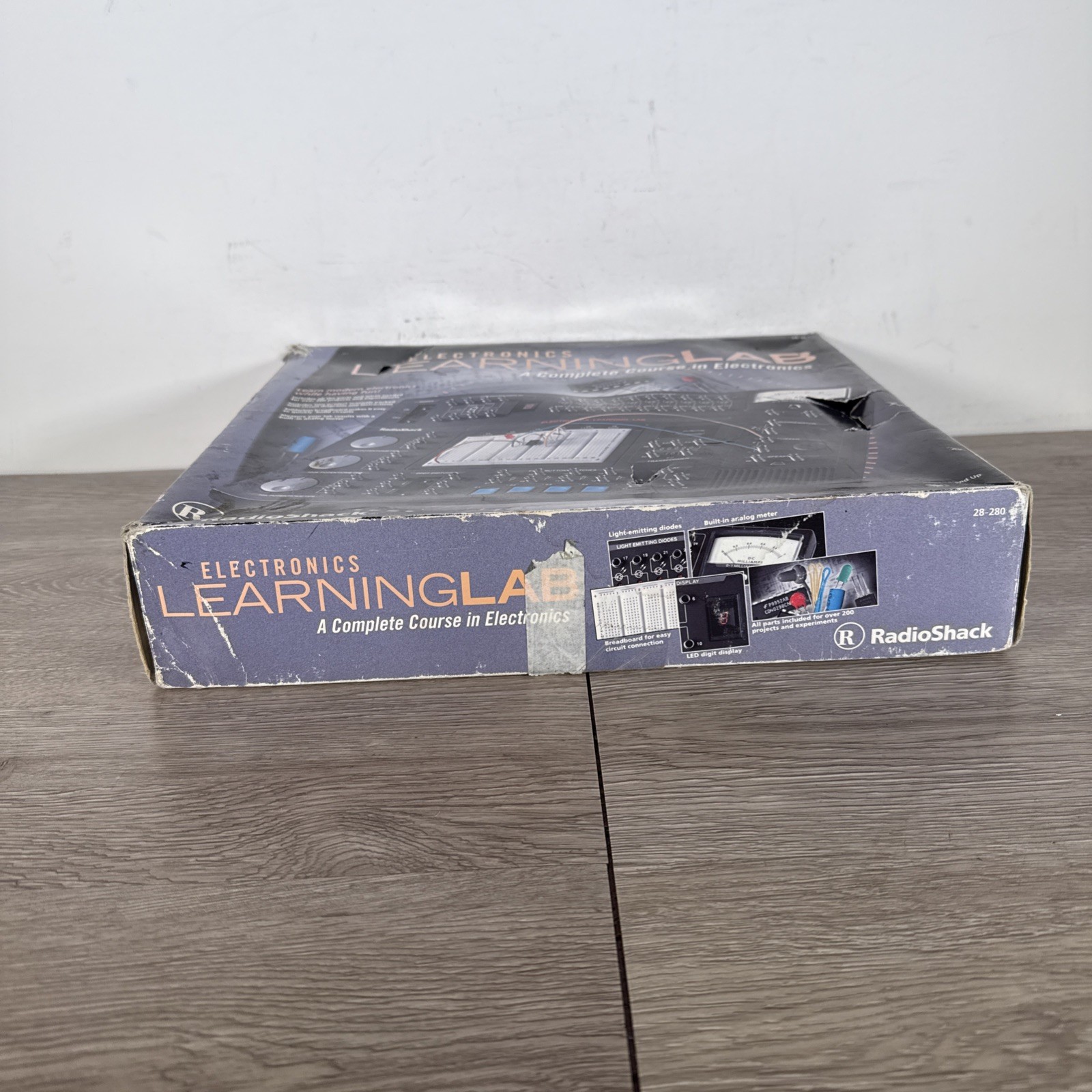 RadioShack Electronics Learning Lab: A Complete Course in Electronics *NIB*