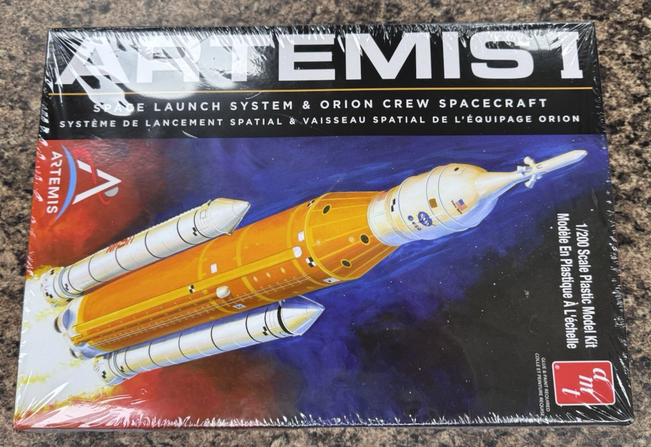 AMT 1423 NASA Artemis1 Rocket 1/200