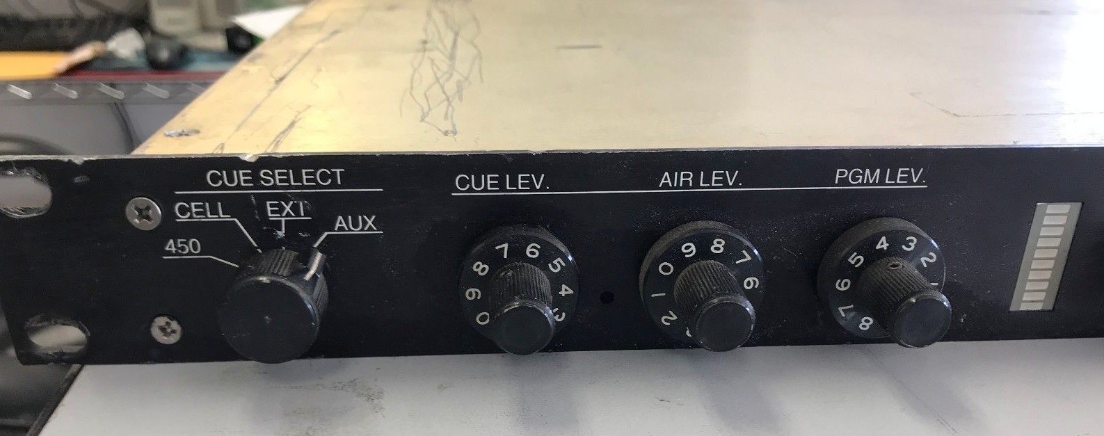 Intercom Cue Selector