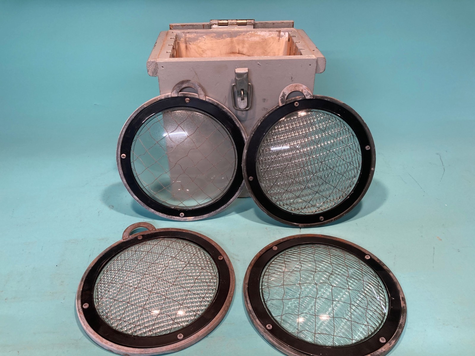 ARRISUN 12 HMI PAR LENSES - OLD STYLE FOR SEALED BEAM PAR  64 TYPE FIXTURES
