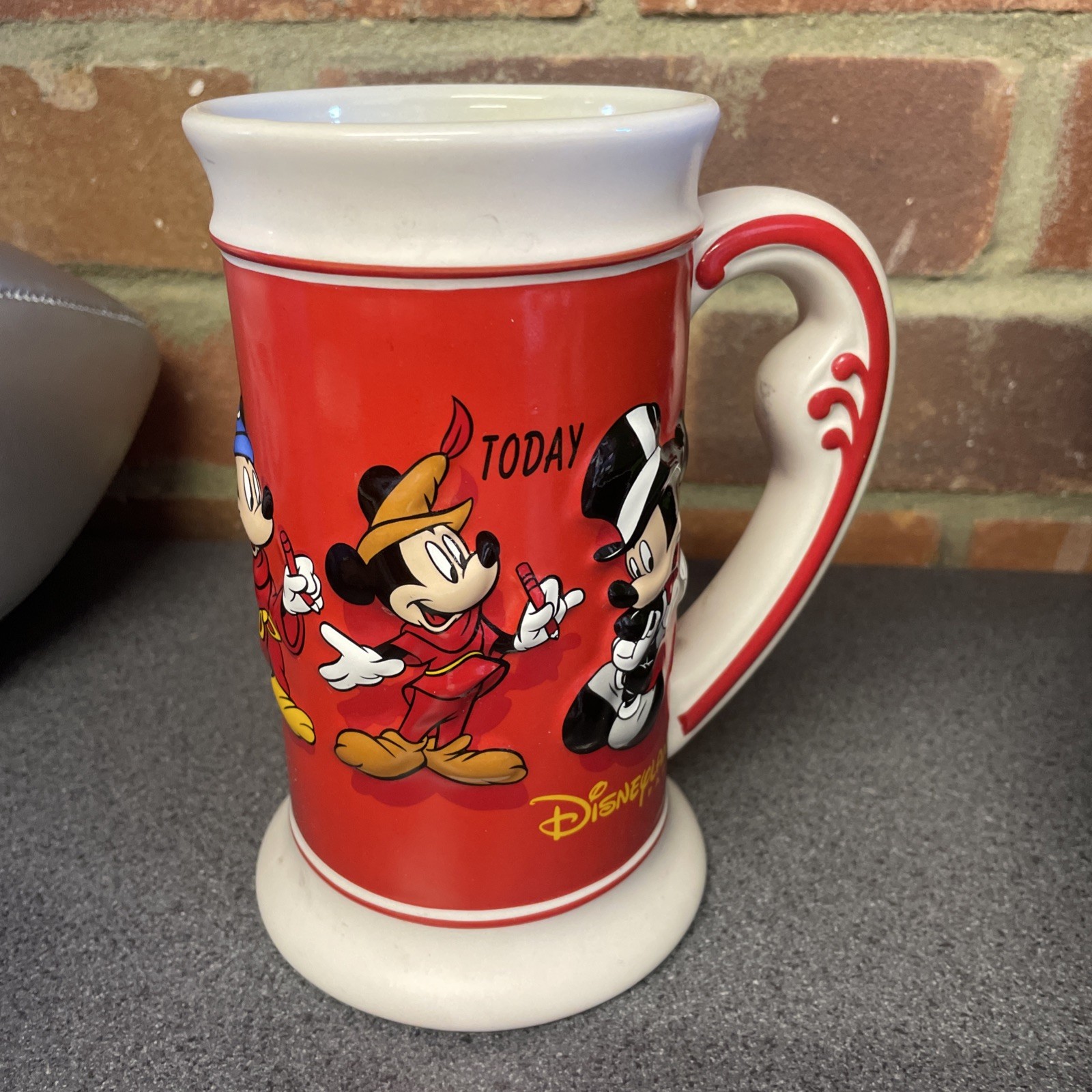 Disneyland PARIS Collectors MICKEY MOUSE 3D Exclusive 1928 to Today Tankard
