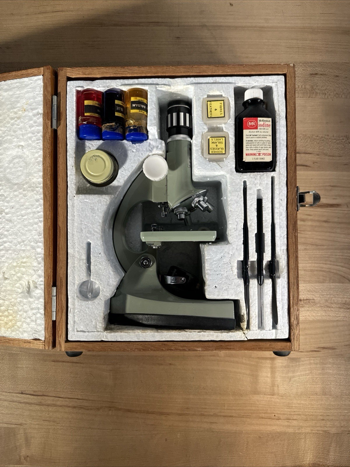 Vintage Tasco Deluxe Microscope In Wooden Box with Accessories & Dyes In Box