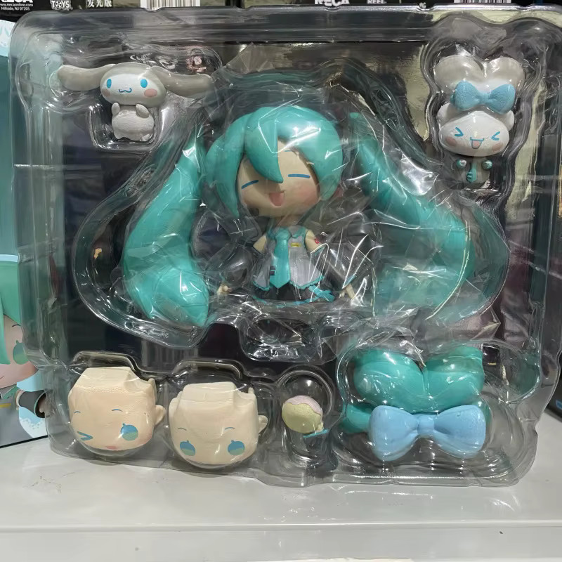 Nendoroid #2306 Hatsune Miku x Cinnamoroll - 10cm Poseable Figure Brand New--