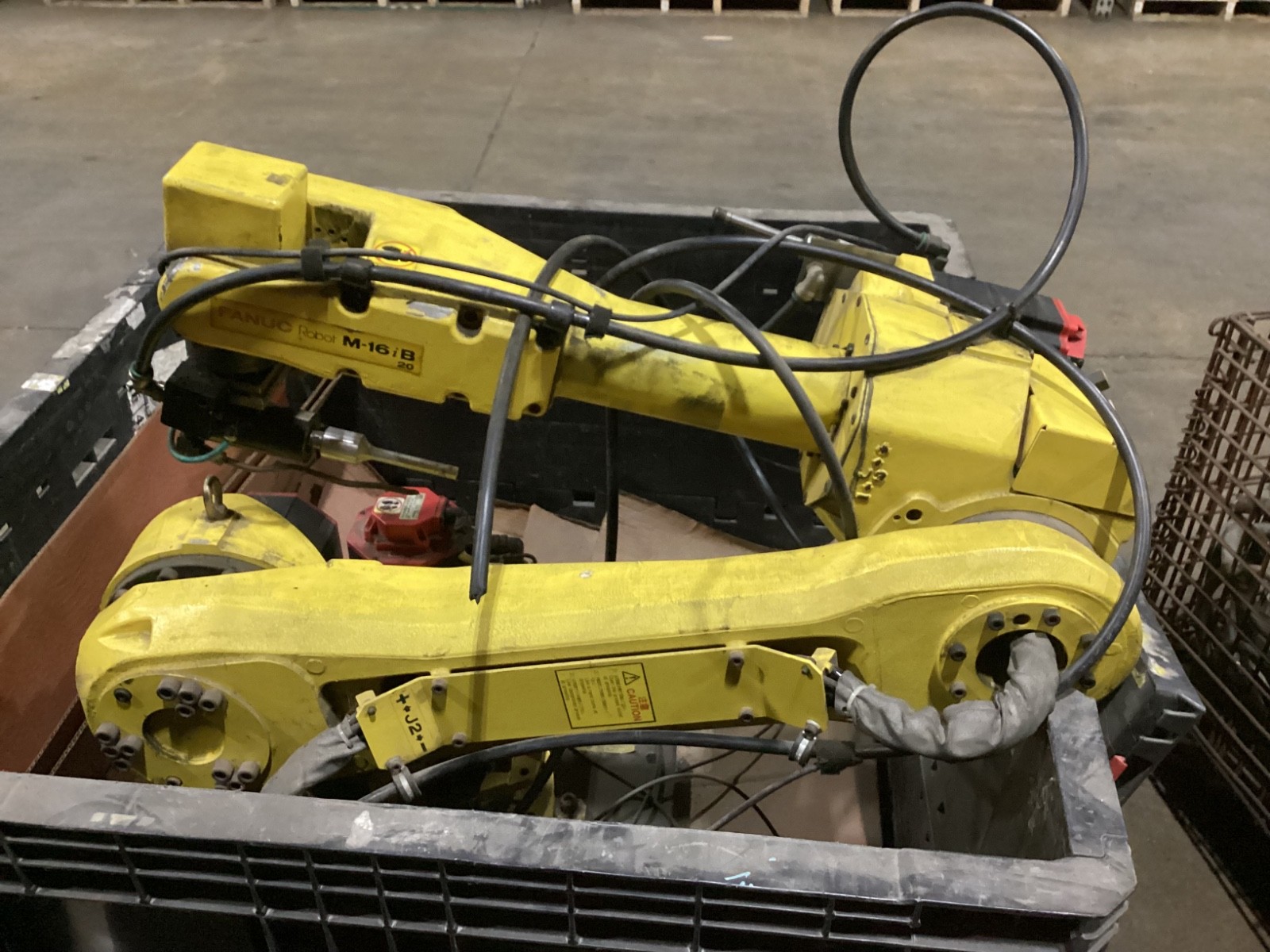 Fanuc M-16IB Robot System R-J3iC Controller #404JM