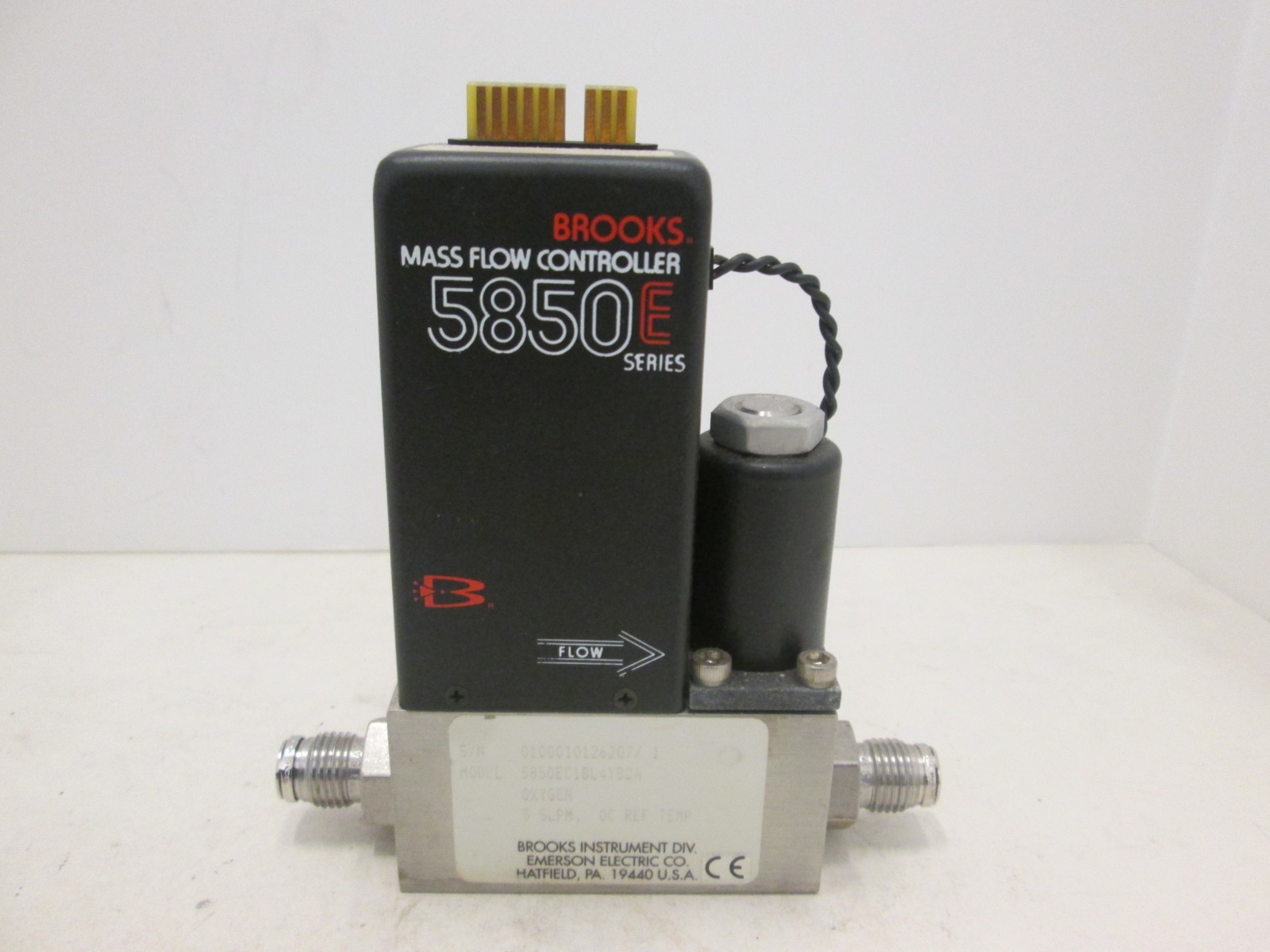 Brooks 5850E, Mass Flow Controller MFC, O2, 0-5 SLPM, 1/4" MVCR, Used