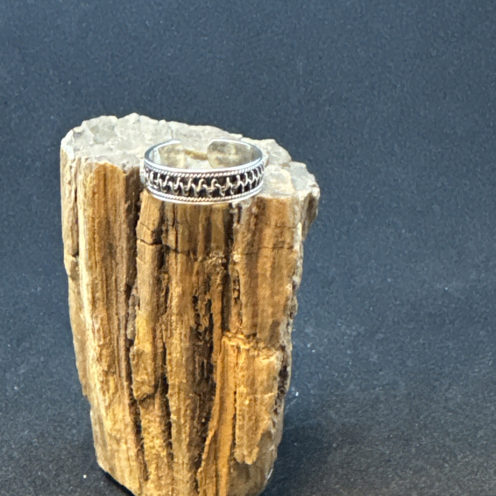 .925 Sterling Silver Patterned Cuff Toe Ring