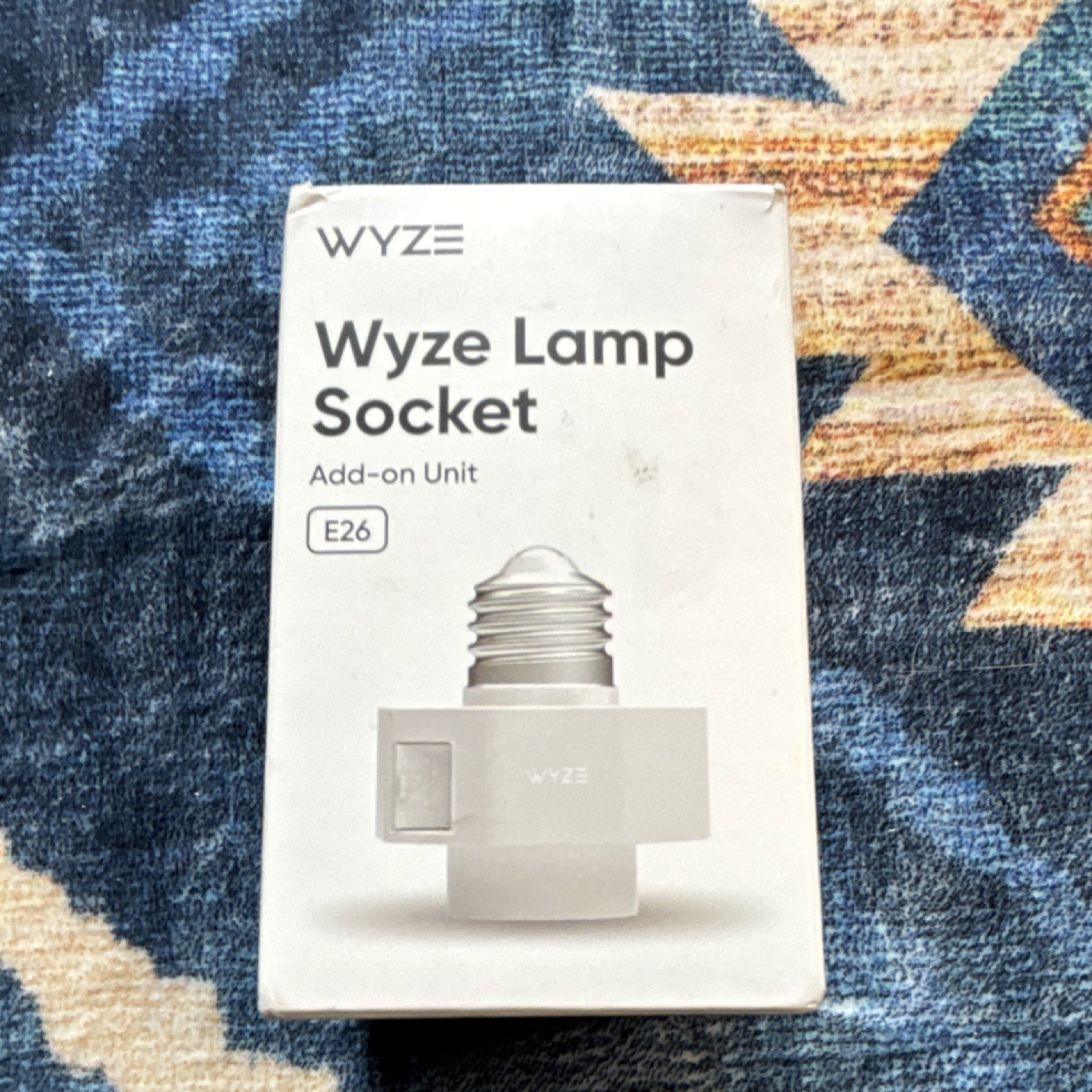 Wyze Lamp Socket Add-on E26 USB Output Powers Wyze Cam v3 Motion Activated