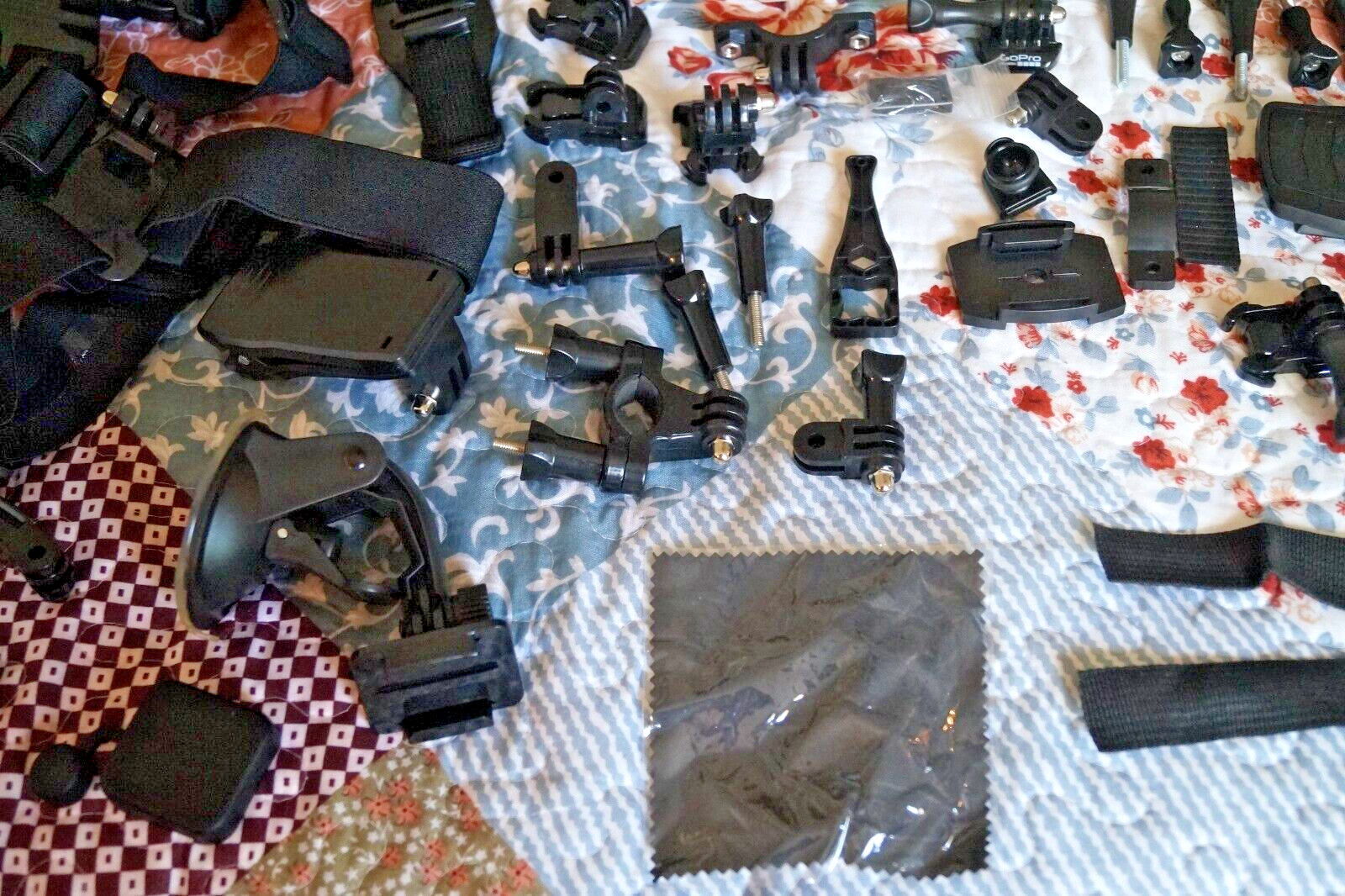 GO PRO & COMPATIBLE PORTABLE CAMERA ACCESSORIES 95 PC LOT + CASES