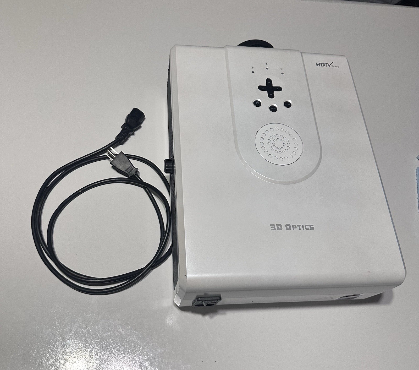 3D Optic HD-8500 HD Projector with Speaker. HDMI/RCA/PC/S-Video. TESTED